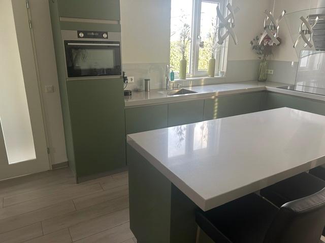 ✨MAT OLIJFGROEN GREEPLOOS KEUKEN MET EILAND ✨MAT