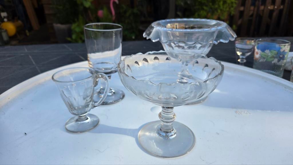 Antiek glaswerk. O.a. Bonbonschaal, Ophalen