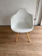 6 Witte kuipstoelen met eiken onderstel, Ophalen, Zo goed als nieuw, Wit, Vijf, Zes of meer stoelen