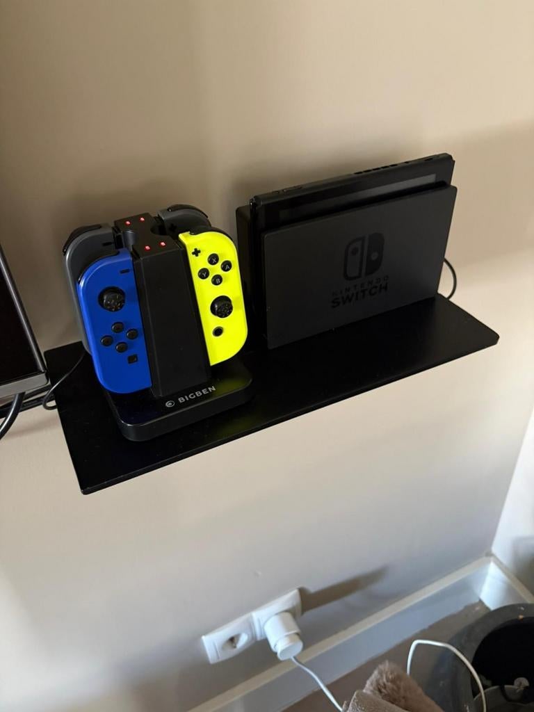 Nintendo Switch met spel en extra controllers, Ophalen, Switch Original, Met 3 controllers of meer, Gebruikt