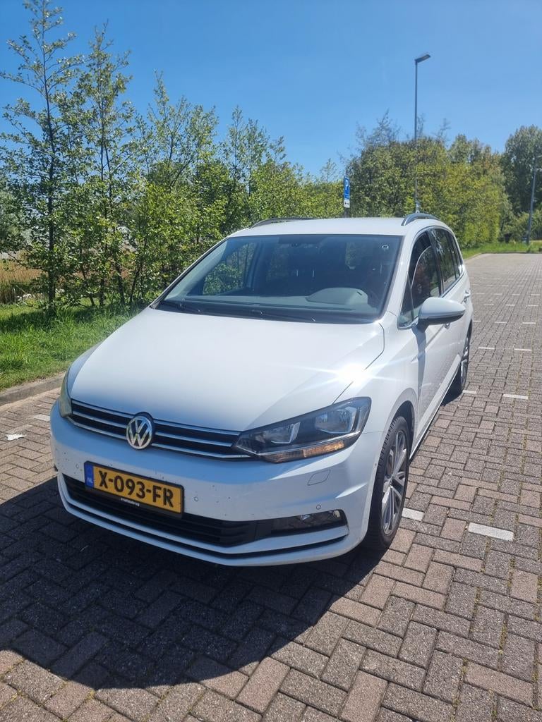 Volkswagen Touran 1.4 TSI 110KW/150PK 7-DSG 2018 Wit, Auto's, Volkswagen, Stof, 4 cilinders, 7 stoelen, Wit