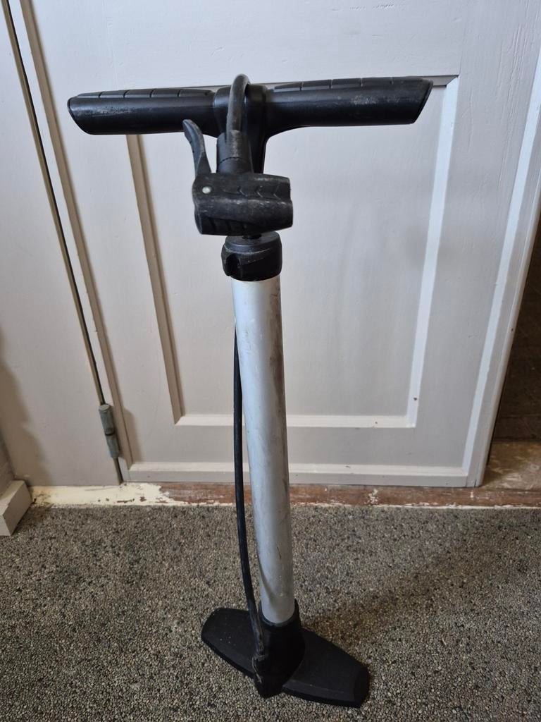 Fietspomp - Gebruikt maar functioneel, Ophalen of Verzenden, Gebruikt