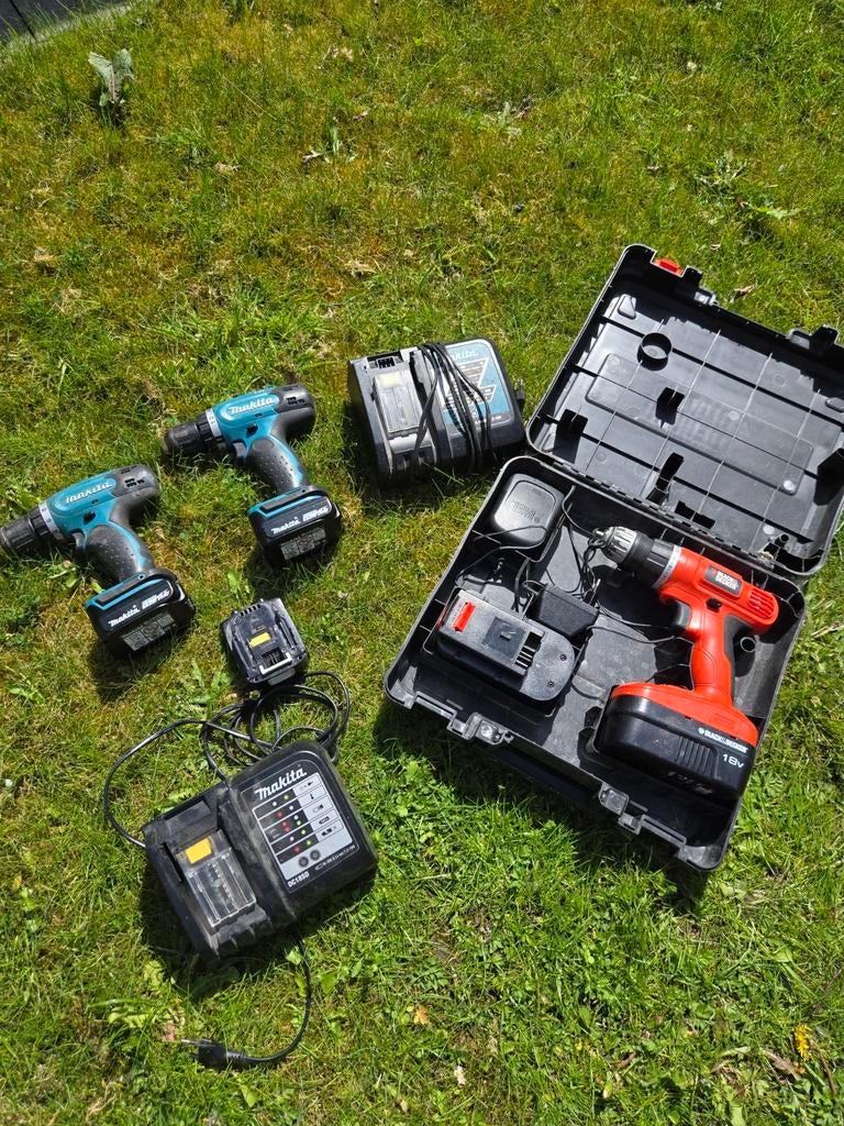 Accuboormachines, Black & Decker 18V en Makita 14,4V, Ophalen, Gebruikt, Minder dan 400 watt, Boor- en Schroefmachine