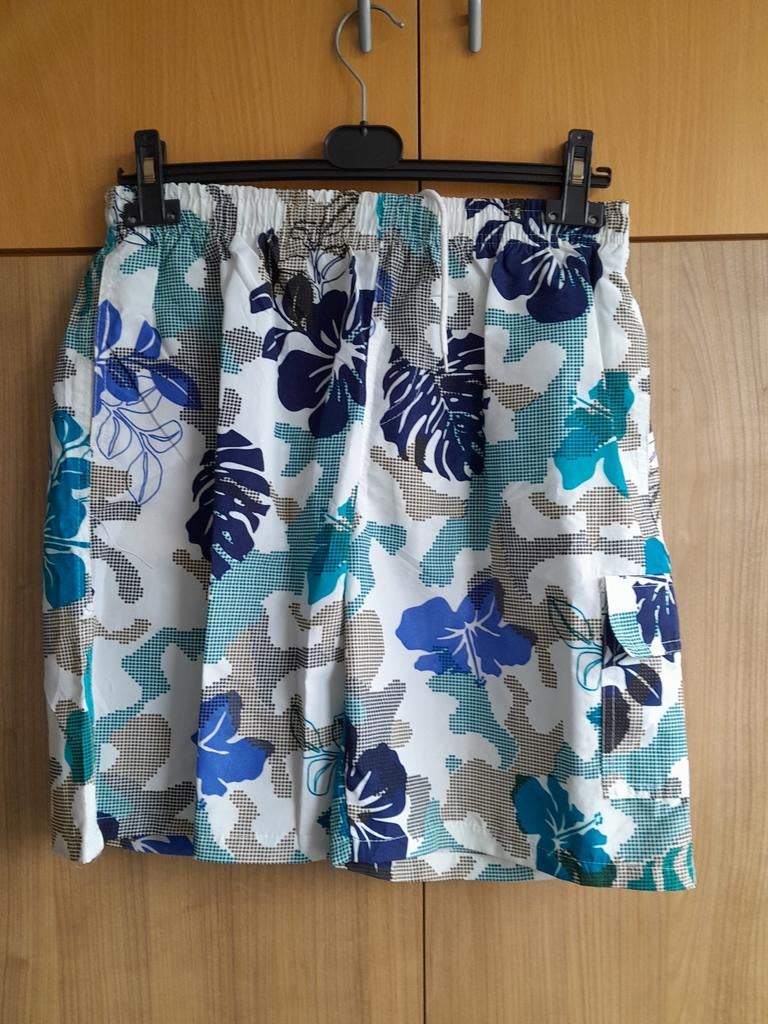 Zgan wit met blauwe zwemshort/korte broek maat S, Kleding | Heren, Badmode en Zwemkleding, Ophalen of Verzenden, Maat 46 (S) of kleiner