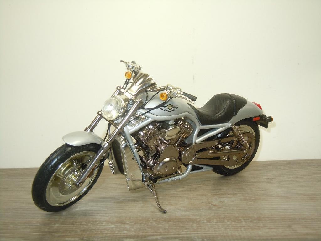 Harley Davidson V-Rod 2003 - Ertl Racing Champions - 1:10, Duitsland, Verzenden, Zo goed als nieuw, 1:9 t/m 1:12