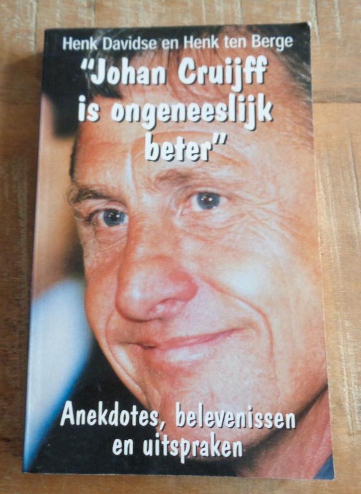 Johan Cruijff is ongeneeslijk beter - Henk Davidse, Boeken, Sportboeken, Zo goed als nieuw, Balsport, Ophalen of Verzenden