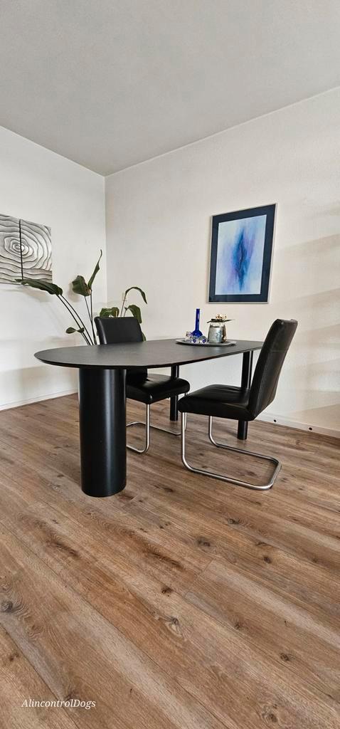 Uitschuifbare eettafel met 2 design stoelen en kantoorstoel, Huis en Inrichting, Tafels | Eettafels, Zo goed als nieuw, 50 tot 100 cm