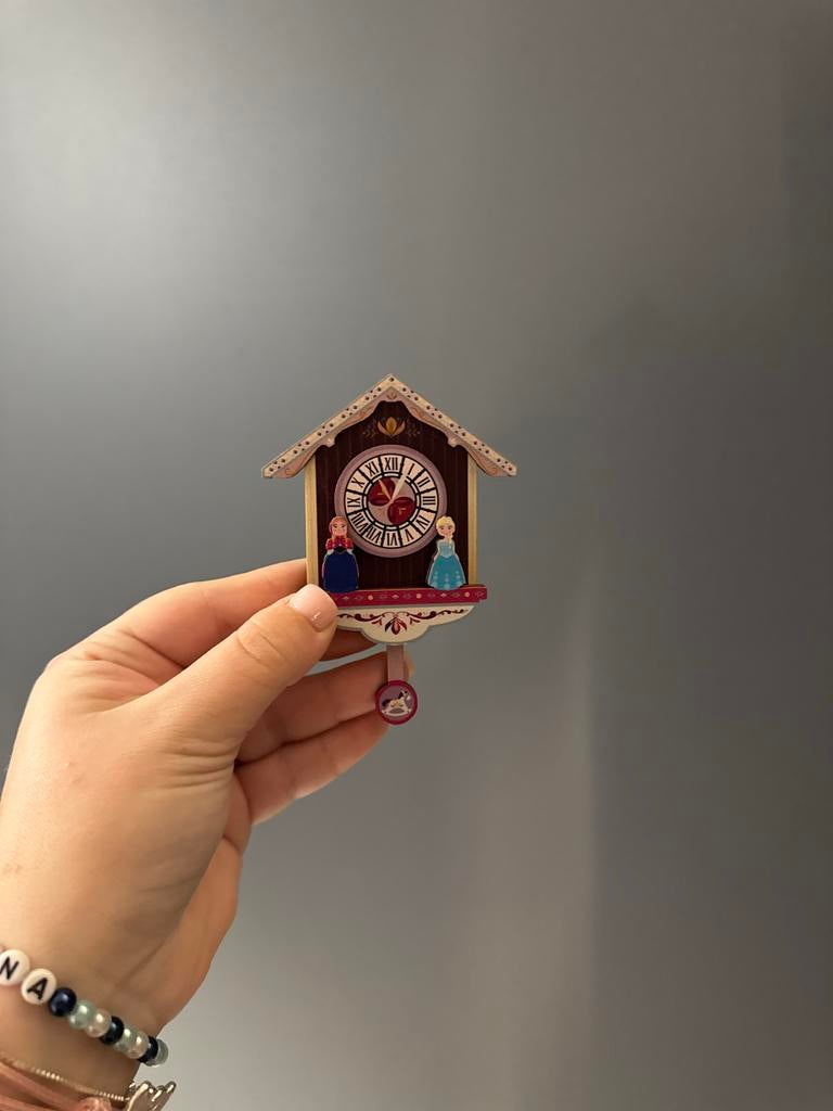 Kleine koekoeksklok met Frozen figuren, Ophalen of Verzenden, Zo goed als nieuw