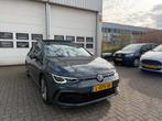 Volkswagen Golf 1.5 eTSI R-Line DSG| Pano| ACC| IQ| VOL!, Auto's, Volkswagen, 1498 cc, Zwart, 4 cilinders, Origineel Nederlands
