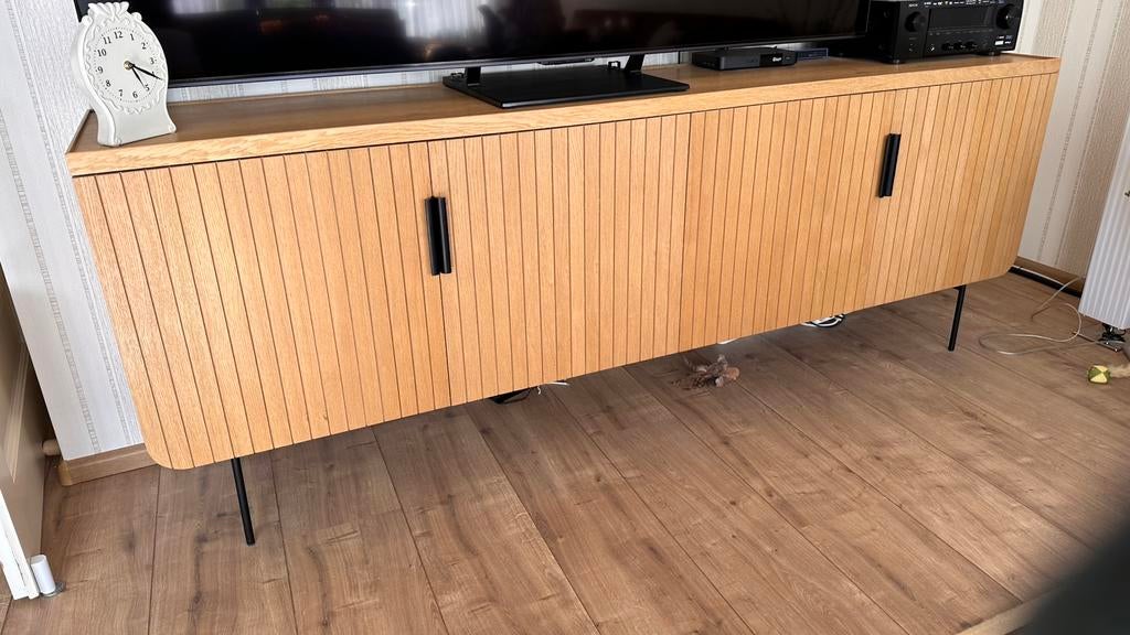 Mooi dressoir, Huis en Inrichting, Kasten | Dressoirs, Met deur(en), Zo goed als nieuw, 200 cm of meer, 25 tot 50 cm