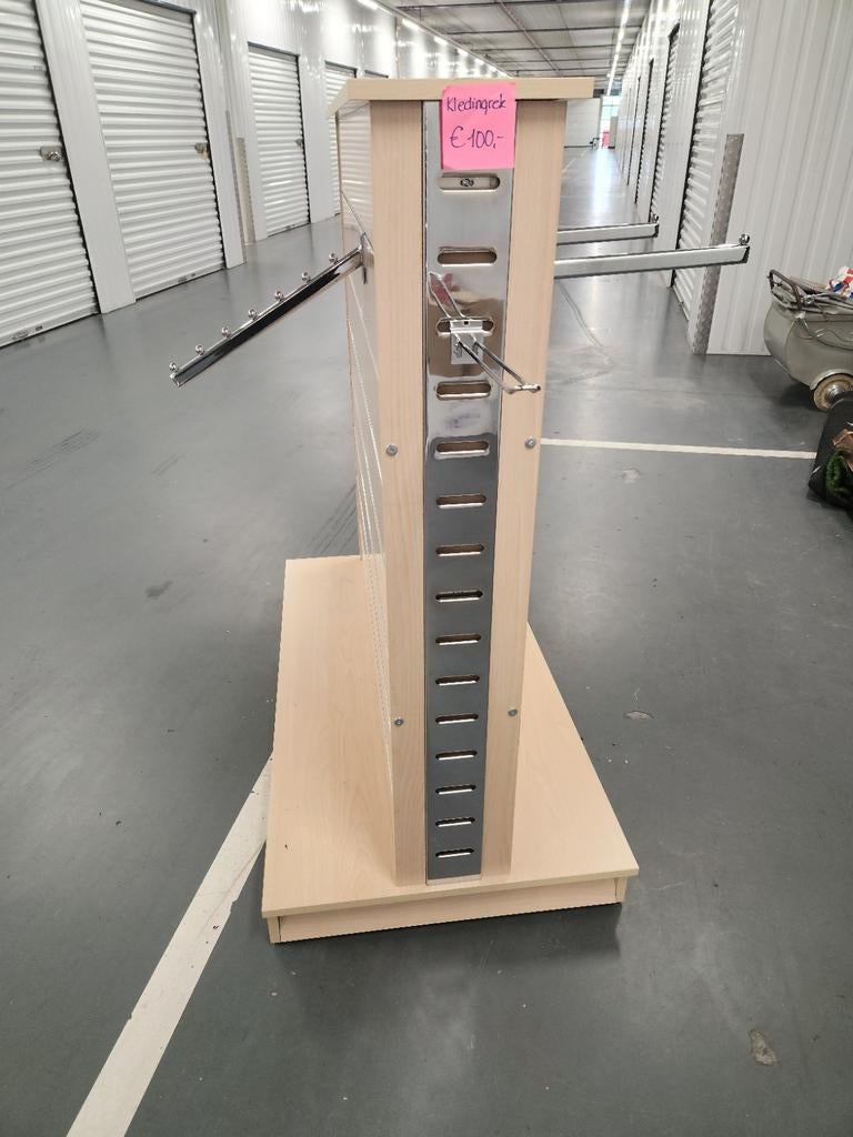 Verrijdbare kledingrek, Ophalen, Zo goed als nieuw