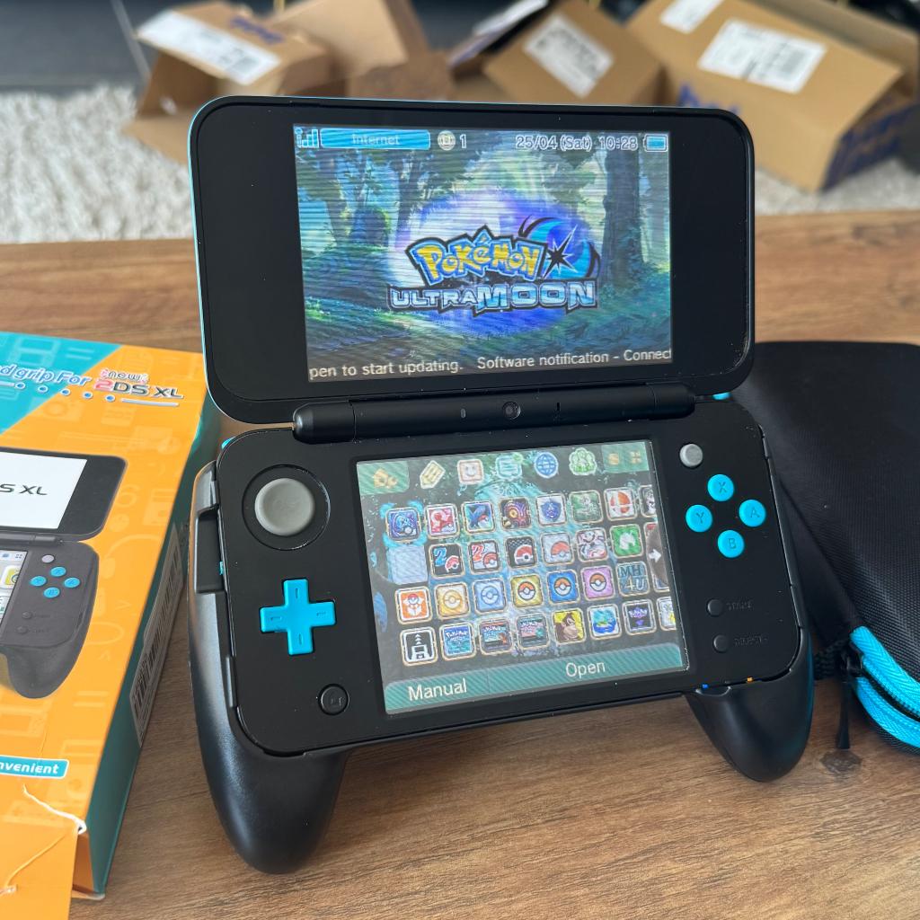 Krasvrije Schermen New 2DS XL 32 GB Digitale Games, Spelcomputers en Games, Blauw, 2DS XL, Ophalen of Verzenden, Zo goed als nieuw