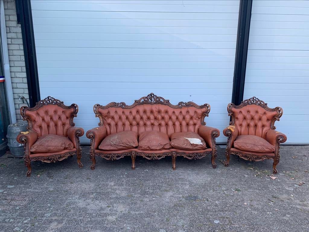 Antieke bank en fauteuils, Ophalen