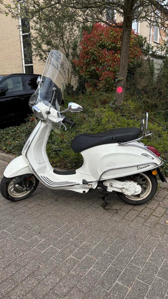 Piaggio Vespa Sprint 45 km/u - Wit, Fietsen en Brommers, Scooters | Piaggio, Ophalen, Gebruikt, Overige modellen, Maximaal 45 km/u