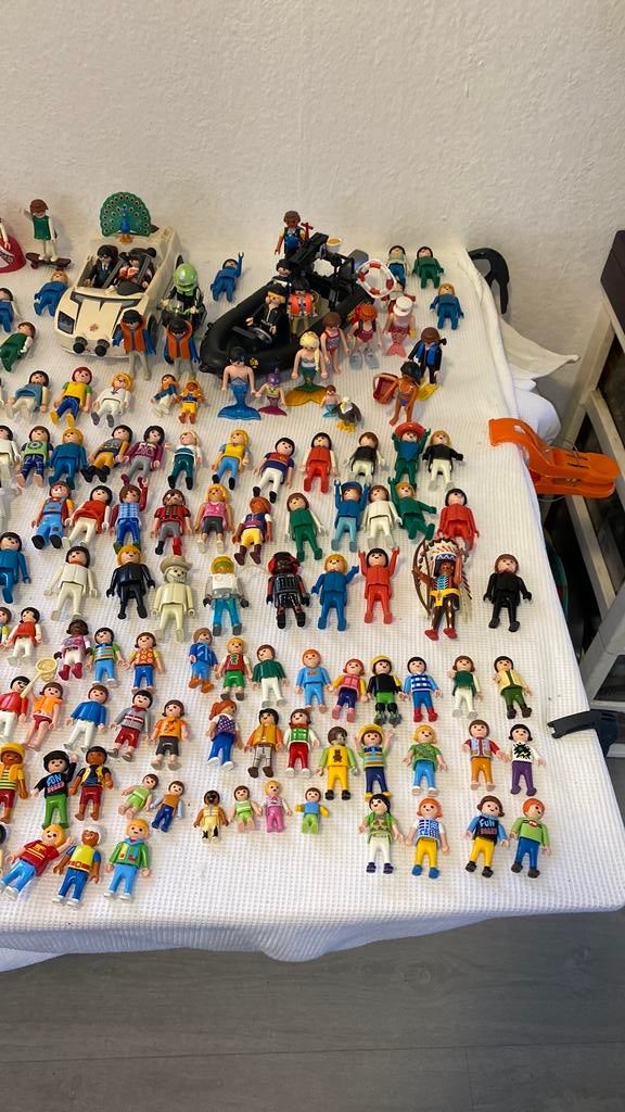 Over 200 play mobile figures and stuff, Ophalen of Verzenden, Zo goed als nieuw