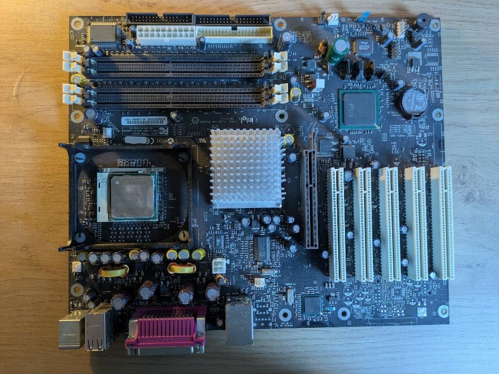 Intel desktop board D875PBZ, Gebruikt, Socket 478, Ophalen of Verzenden, DDR