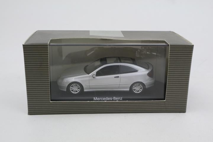 1:43  Mercedes-benz C-Klasse Sport Coupe  -  Nu € 25,45, Minichamps, Auto, Info@bram-modelcars.nl, Nieuw