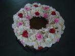 Krans met zijde bloemen en roosjes (nieuw), Ophalen of Verzenden, Nieuw
