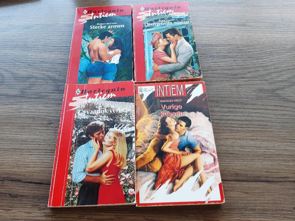 4x harlequin intiem pockets, Boeken, Ophalen of Verzenden, Gelezen