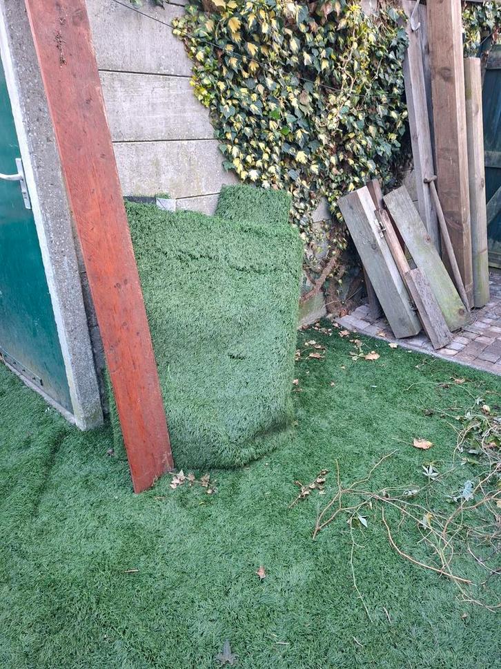 Rol kunstgras 40 mm. 2x3m. Gebruikt voetbalgras., Doe-het-zelf en Verbouw, Metalen, Ophalen