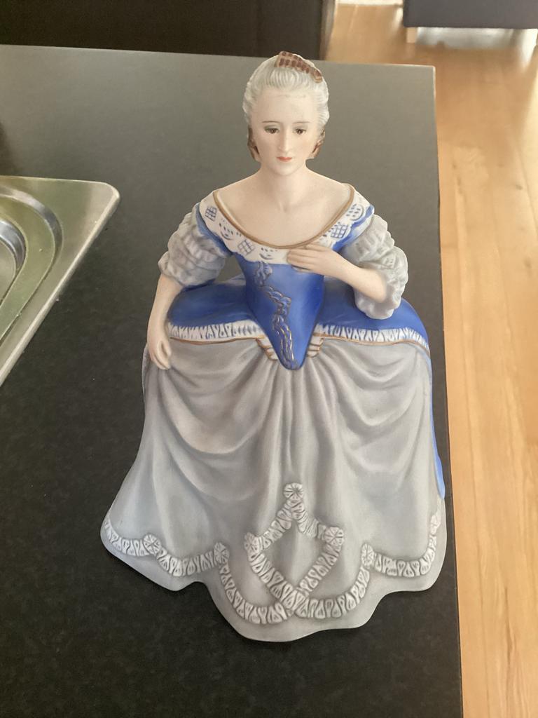 Beeldje Catherina de Grote - Porselein, Verzamelen, Beelden en Beeldjes, Zo goed als nieuw, Mens, Ophalen of Verzenden