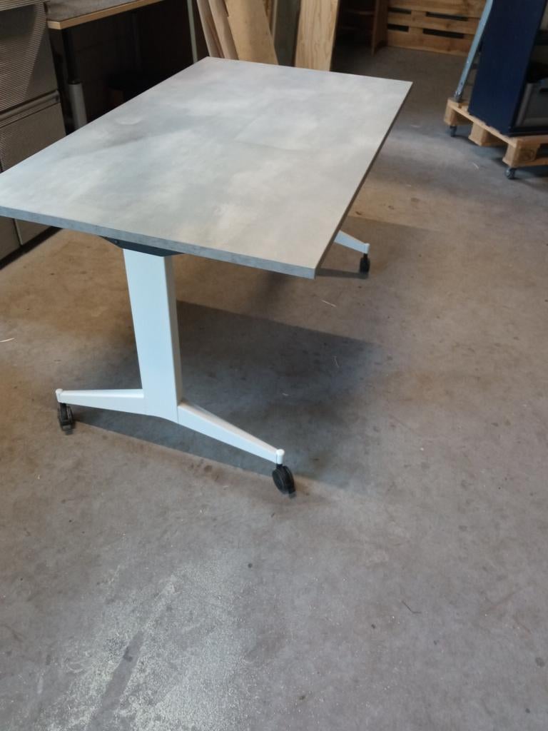Klaptafel 140x80 cm betonlook blad, Huis en Inrichting, Tafels | Eettafels, Ophalen of Verzenden