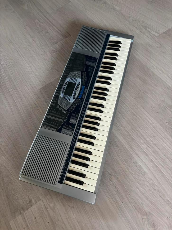 Elektronisch keyboard met standaard en krukje😁, Muziek en Instrumenten, Keyboards, Gebruikt, 61 toetsen, Overige merken, Met standaard