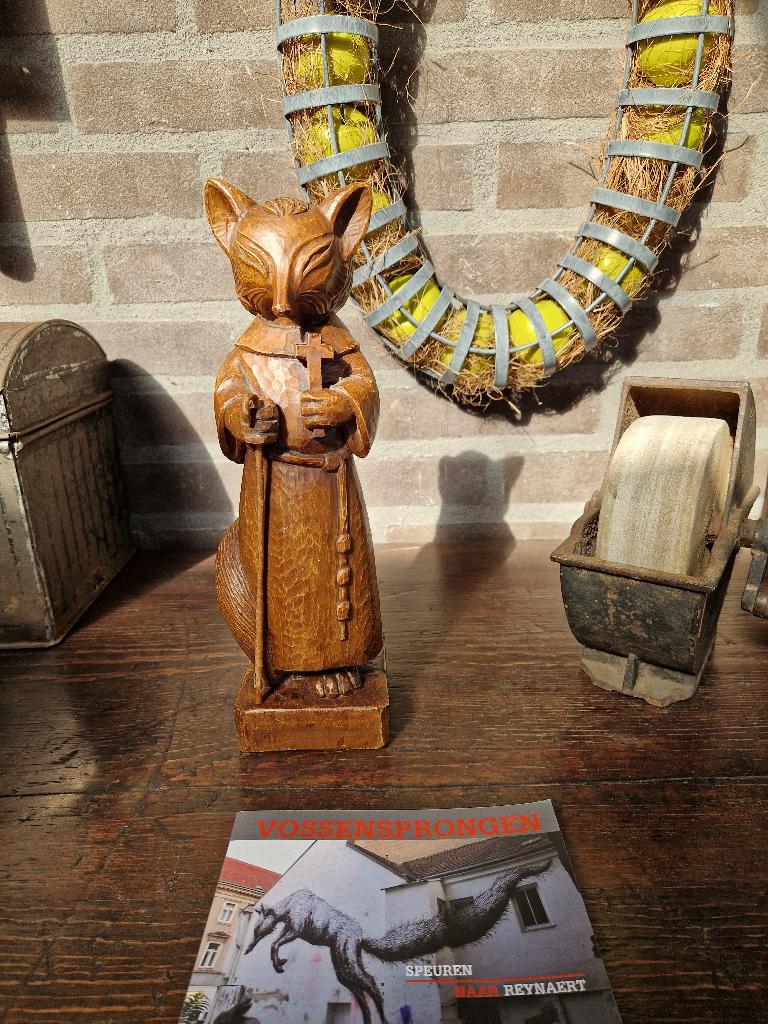 beeldje van Reynaert de Vos + boekje, Ophalen of Verzenden