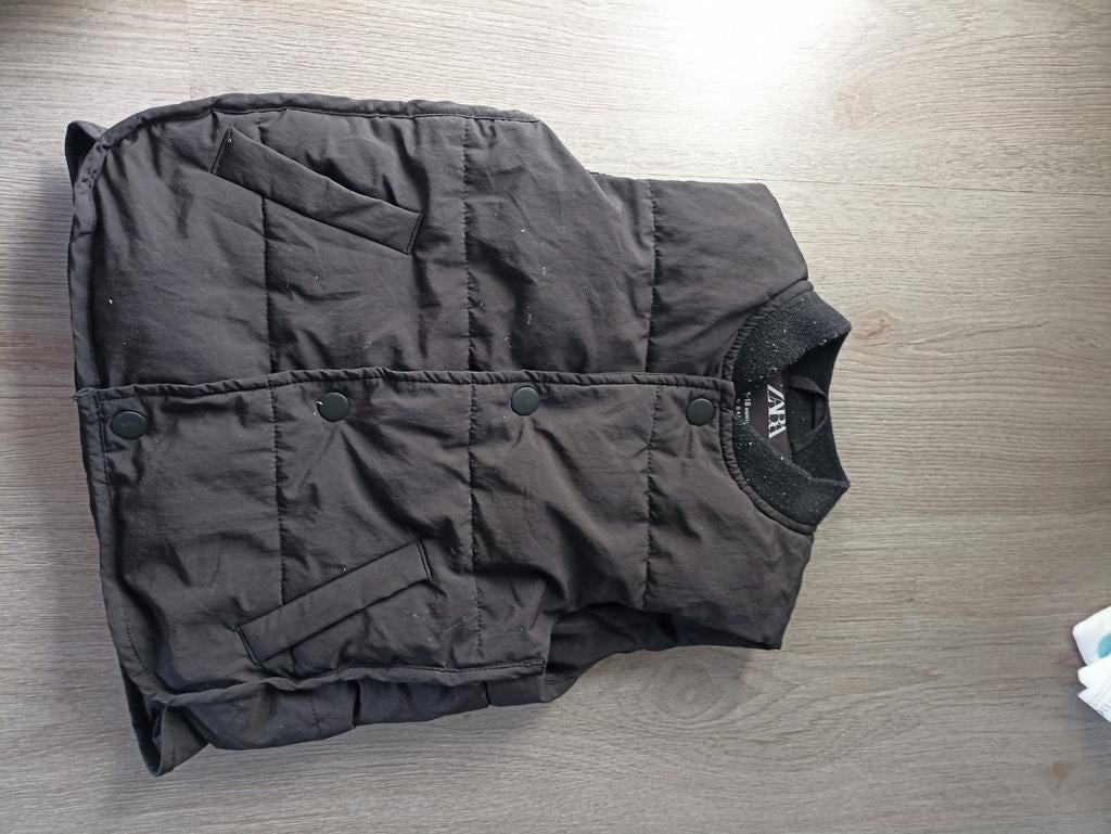Zara Bodywarmer Zwart - Maat 86 (12-18 maanden), Kinderen en Baby's, Ophalen of Verzenden, Gebruikt, Zara, Jongetje of Meisje