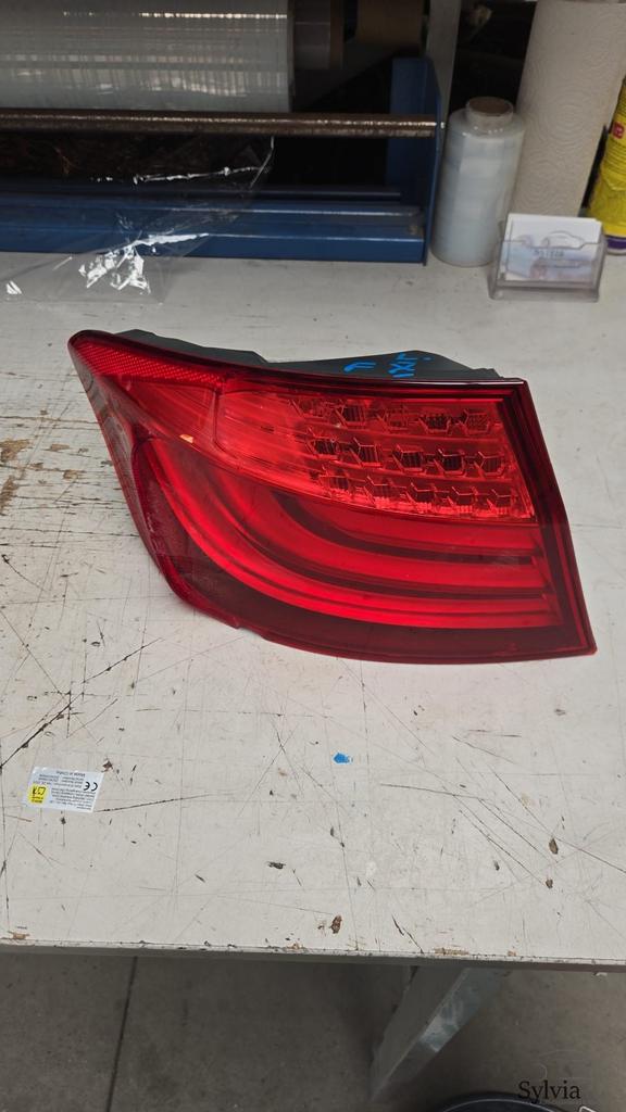 Achterlicht links op scherm BMW 5 Serie F10 63217203229 7203, Gebruikt, -, -, Ophalen of Verzenden