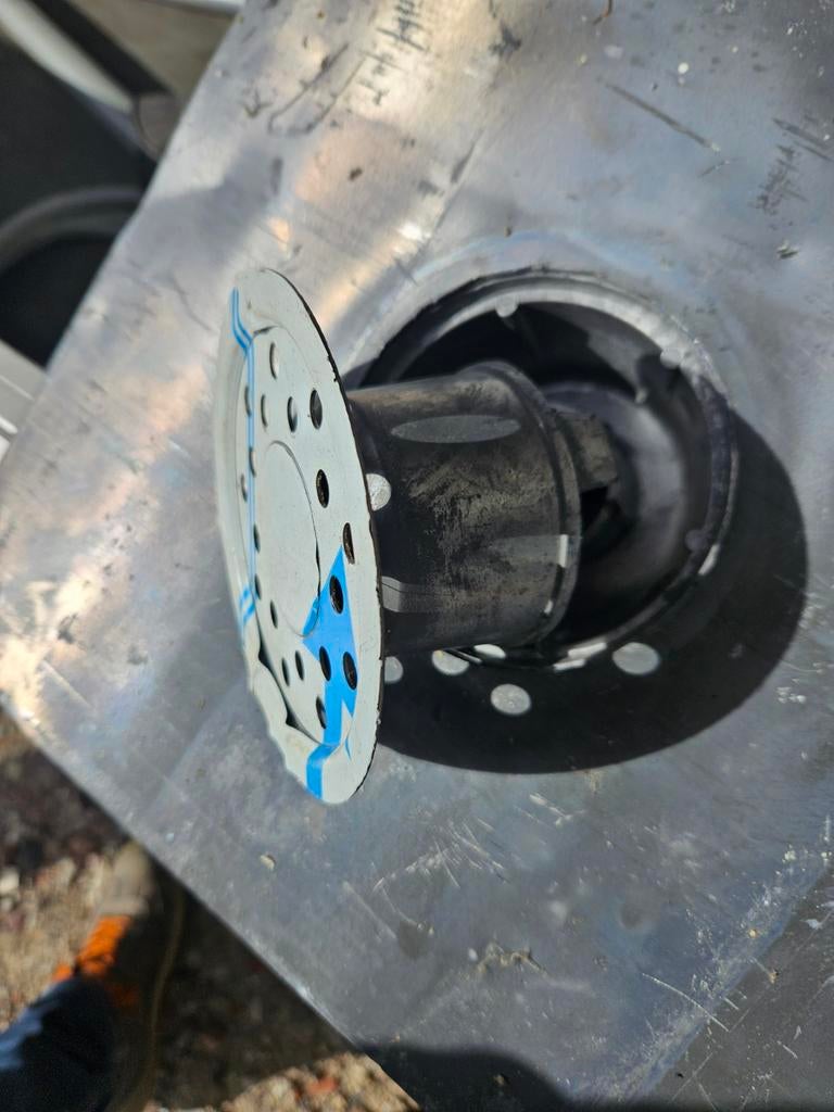 Loden hemelwater afvoer met stankafsluiter, Doe-het-zelf en Verbouw, Buizen en Afvoer, Ophalen of Verzenden