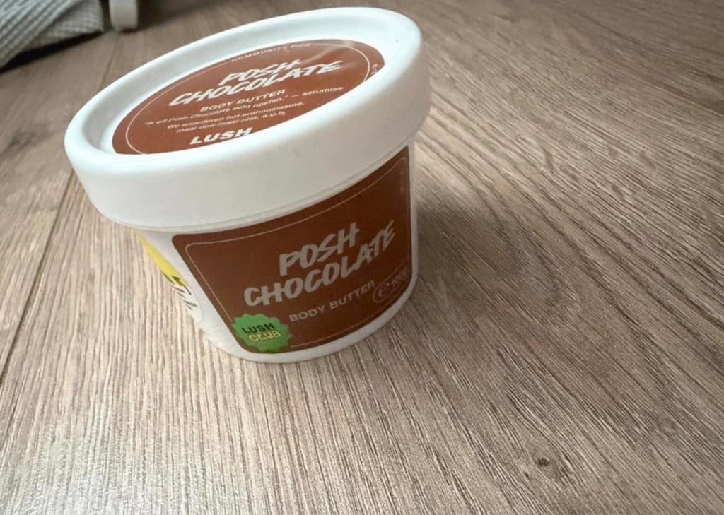 Lush Posh Chocolate Body Butter, Sieraden, Tassen en Uiterlijk, Uiterlijk | Lichaamsverzorging, Verzenden, Nieuw, Bodylotion, Crème of Olie