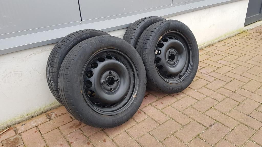 Zomerbanden Aygo Citroen C1 Peugeot 108 165/60/15, Auto-onderdelen, Banden en Velgen, Gebruikt, 15 inch, Banden en Velgen, Ophalen of Verzenden