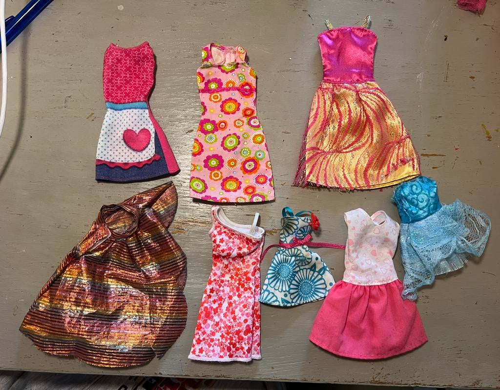 Vintage barbie sindy fleur kleertjes jurken rok barbiepoppen, Verzamelen, Ophalen of Verzenden, Zo goed als nieuw, Kleertjes