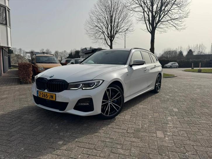 BMW 3-Serie 330e 292pk Aut 2021 Wit, Auto's, BMW, Bedrijf, 3-Serie, Hybride Elektrisch/Benzine, Plug-in hybride, Stationwagon