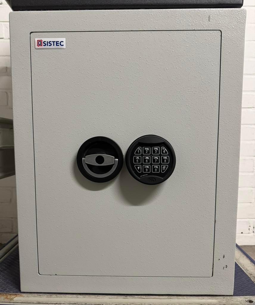 Zeer degelijke Sistec kluis brandkast gecertificeerd, Ophalen, Zo goed als nieuw, Brandkast