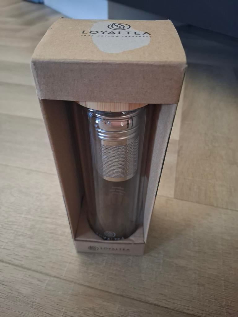 Loyaltea theebeker set met Dimbula black tea, Huis en Inrichting, Ophalen, Glas of Glazen, Nieuw, Glas