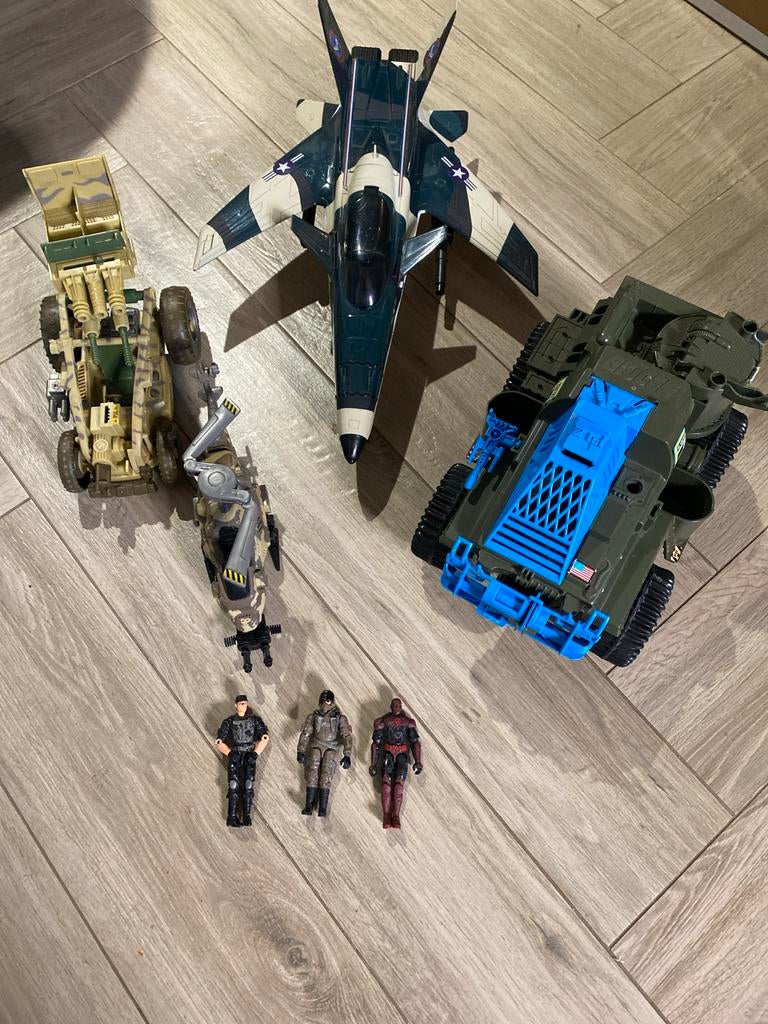 GI Joe Voertuigen en Figuren uit 2002-2004, Gebruikt, 1-800-242-7276 (Toll-Free) or 401-431-8697, Ophalen of Verzenden, 1027 Newport Ave, Pawtucket, RI 02861, United States