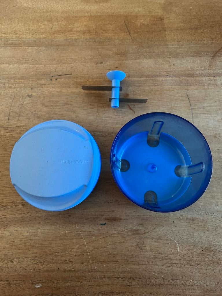 Tupperware uiensnijder/kleine groentesnijder, Huis en Inrichting, Keuken | Tupperware, Ophalen of Verzenden, Zo goed als nieuw