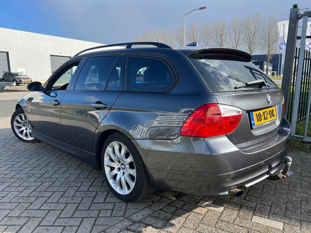 BMW 3-Serie 2.0 318d Touring 2007 Leer Cruise, Auto's, BMW, Achterwielaandrijving, 1995 cc, Zwart, 4 cilinders