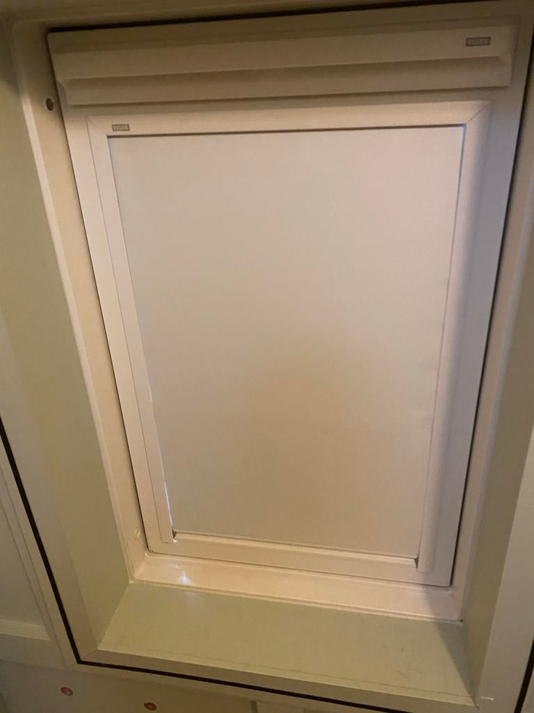 4x Velux witte verduisterende rolgordijnen DKL F04, Gebruikt, Minder dan 100 cm, Wit, Ophalen of Verzenden
