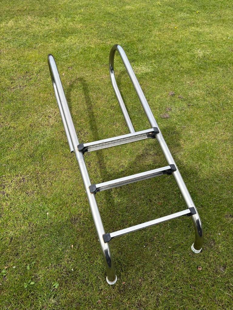 RVS Zwembadtrap met bevestigingsmateriaal, Tuin en Terras, Ophalen, Zo goed als nieuw, Ladder