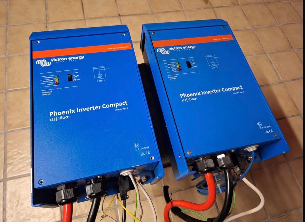 Victron Phoenix 12V 1600VA Zuivere Sinus Omvormer, Ophalen of Verzenden, Gebruikt
