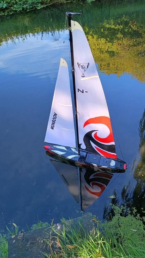 Monsoon Ocean race zeilboot RTR (zonder zender/ontvanger), Hobby en Vrije tijd, Modelbouw | Boten en Schepen, Ophalen, Zo goed als nieuw