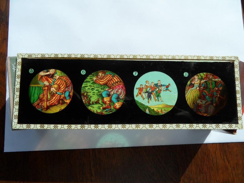 glasdia  toverlantaarn  reus en liliputters  in nieuwstaat, Ophalen of Verzenden, Zo goed als nieuw, Voor 1940, Prent