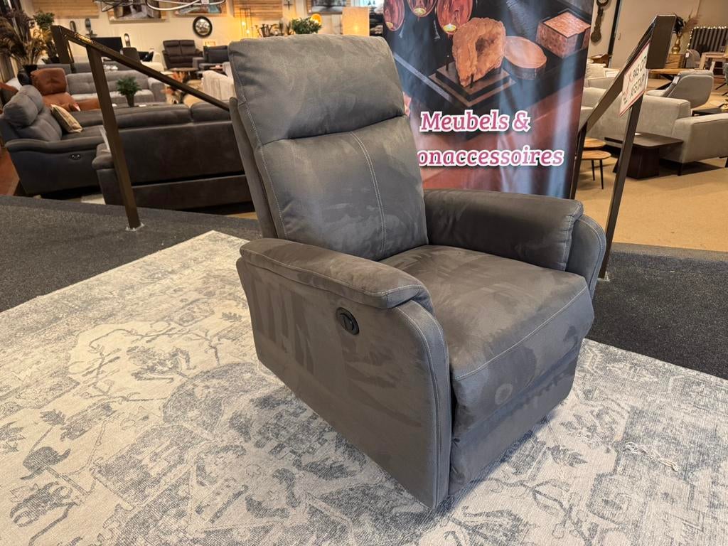 Relax fauteuil elektrisch verstelbaar grijs Direct leverbaar, Ophalen, #Fauteuil#Relax#Elektrisch#Verstelbaar#Grijs, Minder dan 75 cm