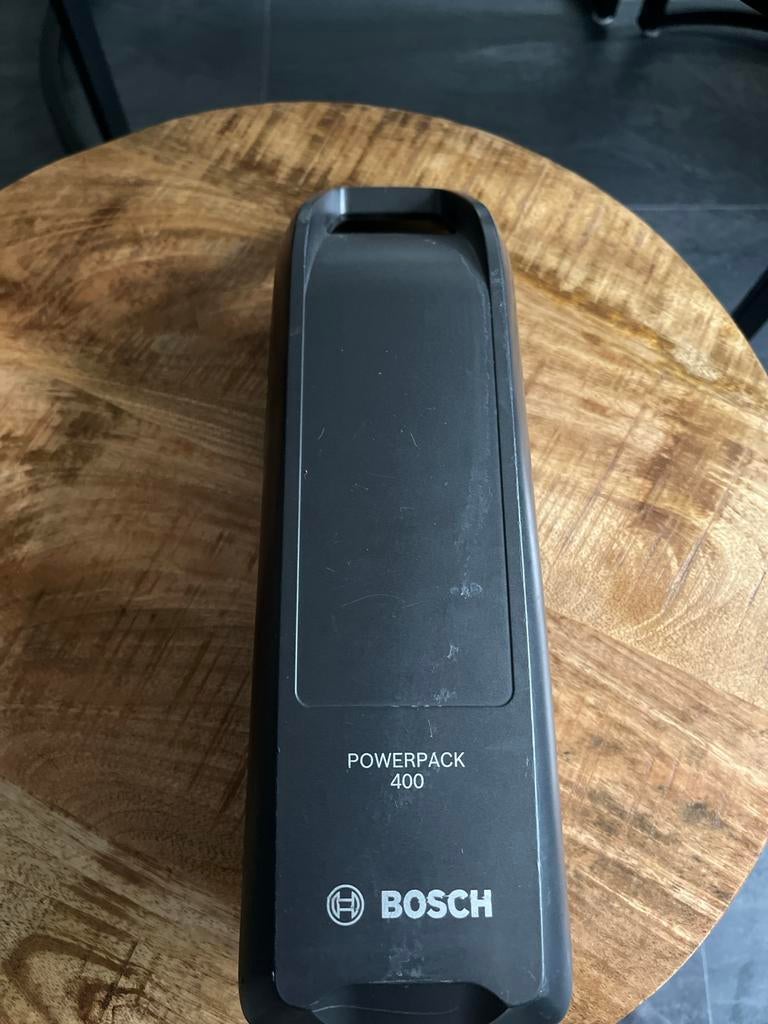 Bosch Powerpack 400 fietsaccu met oplader, Fietsen en Brommers, Fietsaccessoires | Fietsaccu's, Ophalen of Verzenden, Zo goed als nieuw