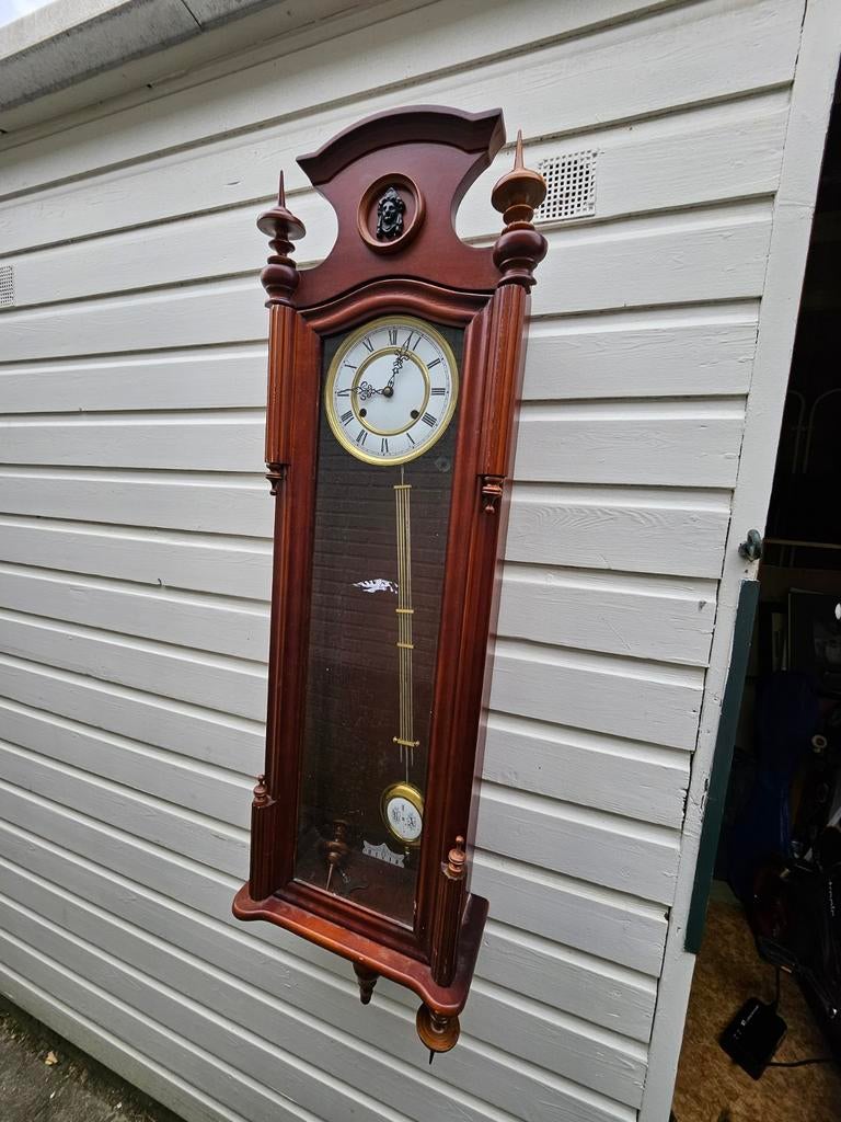 Houten wandklok met slinger, Antiek en Kunst, Antiek | Klokken, Ophalen of Verzenden