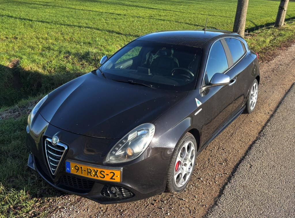 Alfa romeo GIULIETTA 1.7 TBi QV 235pk / leder / airco / navi, Auto's, Euro 5, Gebruikt, 1295 kg, 4 cilinders