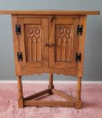 Uniek houten hoekkastje met sierlijke details, Antiek en Kunst, Ophalen